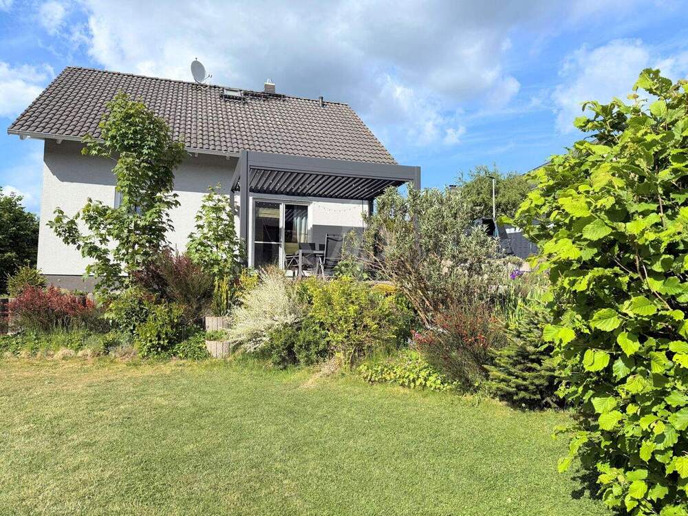 Thumbnail-In idyllischer Taunuslage - energieeffizientes Einfamilienhaus mit schönem, großen Garten