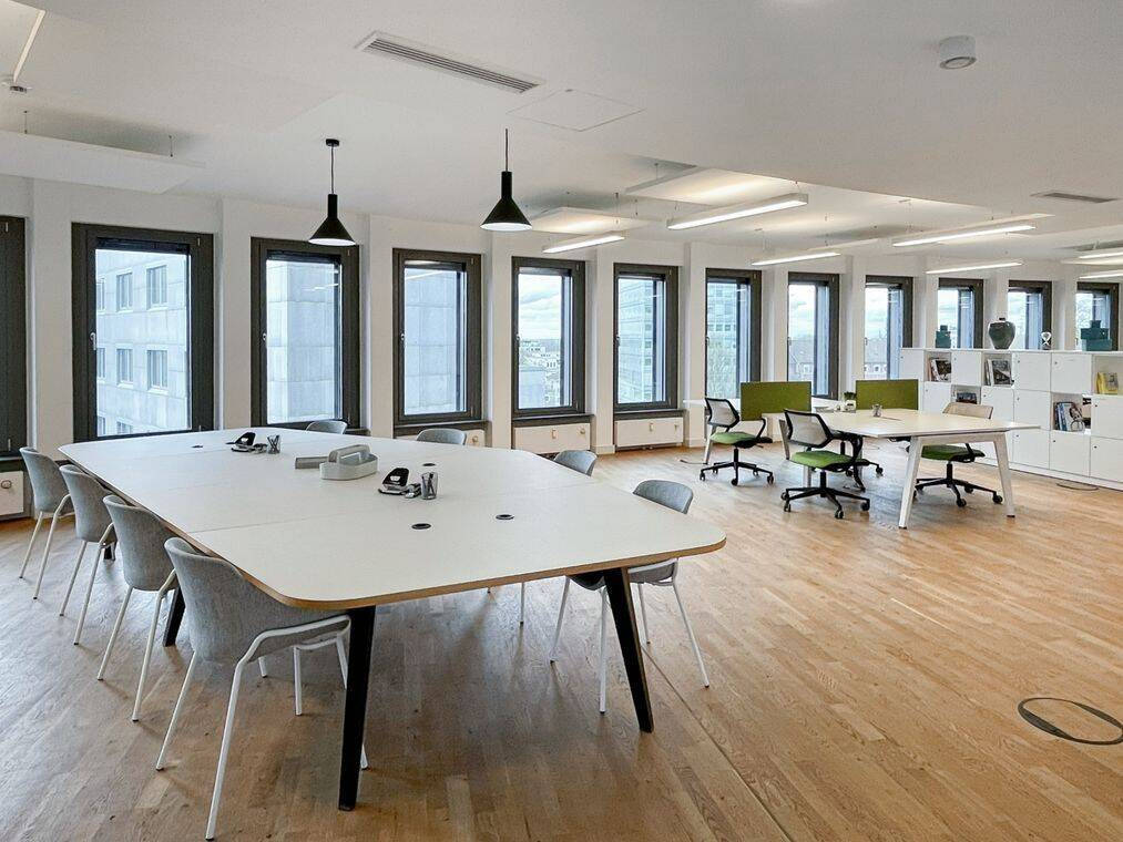 Thumbnail-Unbegrenzter Coworking zu unseren Öffnungszeiten in Regus Ellipson