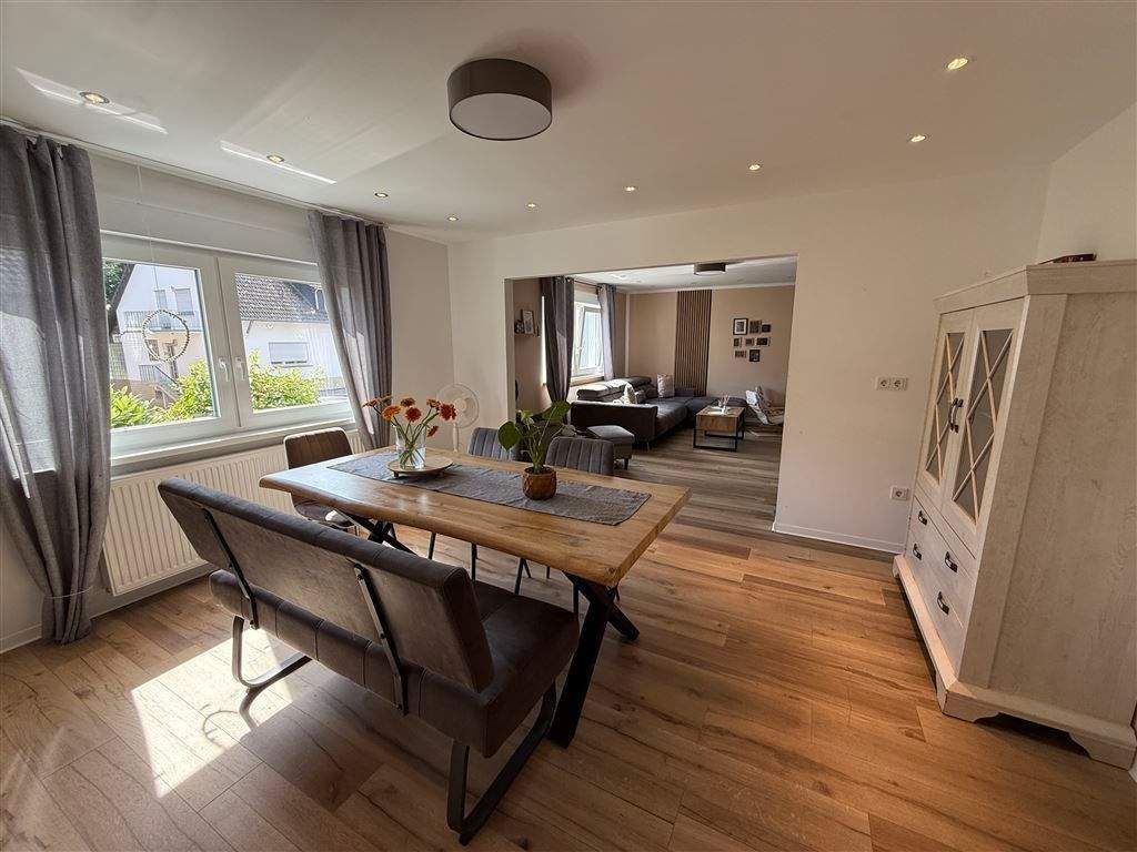 Thumbnail-Charmantes Zuhause mit viel Platz in naturnaher Wohnlage in 66352 Dorf im Warndt zu verkaufen