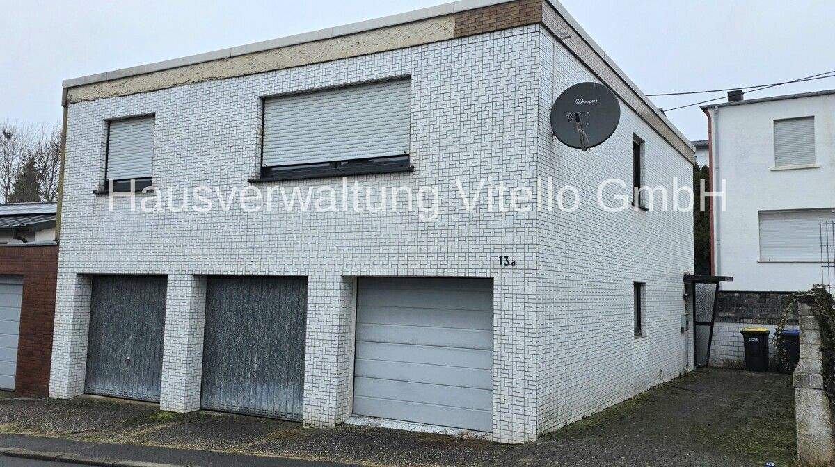 Thumbnail-Einfamilienhaus mit 3 Garagen in ruhiger Lage