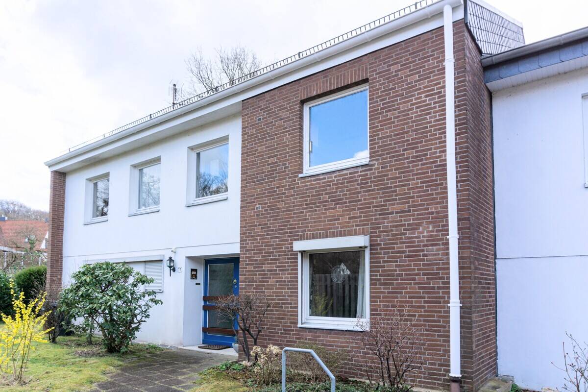 Thumbnail-PURNHAGEN-IMMOBILIEN - Schönebeck, gepfl. REH mit Garage und schönem Grundstück in ruhiger Lage
