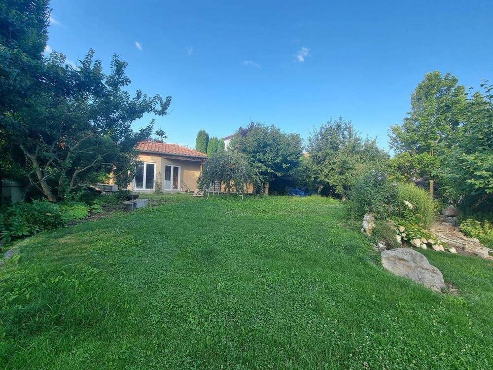 Thumbnail-NEUMANN - Grundstück ohne Altbestand zur Bebauung einer Doppelhaushälfte in top Lage !