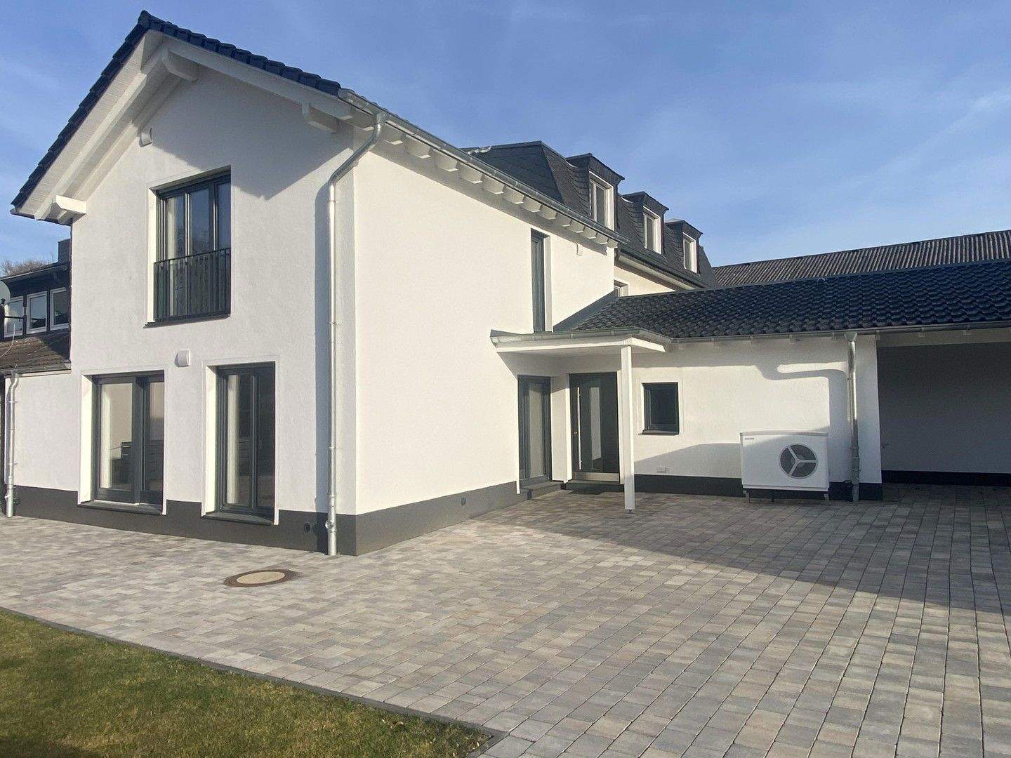 Thumbnail-Provisionsfrei: Niedrigenergiehaus, bezugsfertig in Düsseldorf-Kalkum, Süd-West-Lage