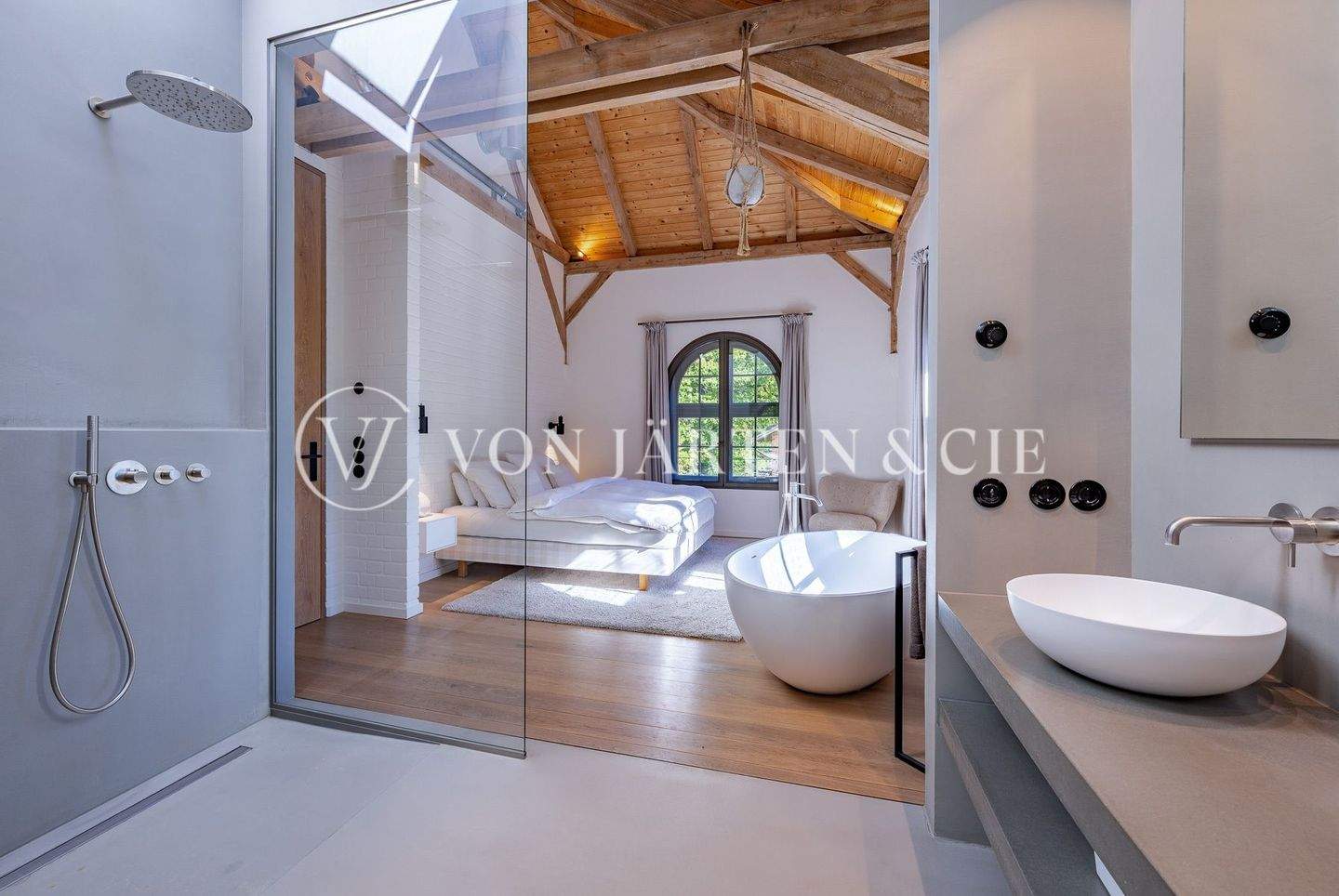 Thumbnail-ELBBLICK UND DENKMALGESCHÜTZTE ARCHITEKTUR - STILVOLL VEREINT