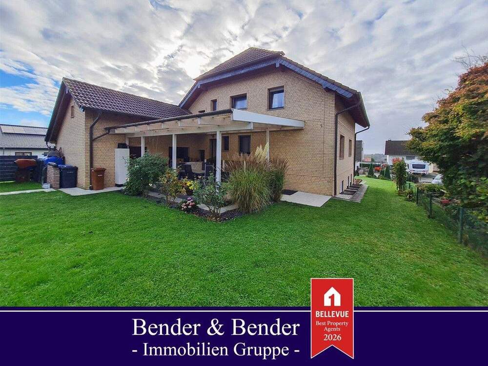 Thumbnail-Repräsentatives, verklinkertes Landhaus mit ELW in bevorzugter Wohnlage von Straßenhaus zu verkaufen!