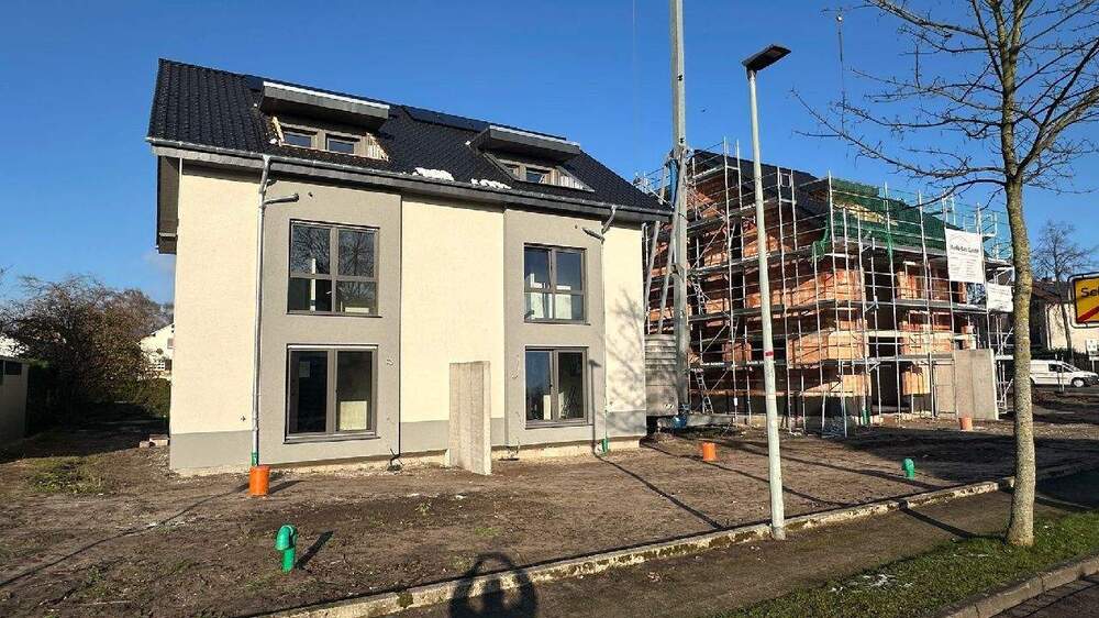 Thumbnail-große Neubau Doppelhaushälften in Schlangen, bezugsfertig oder als Ausbauhaus