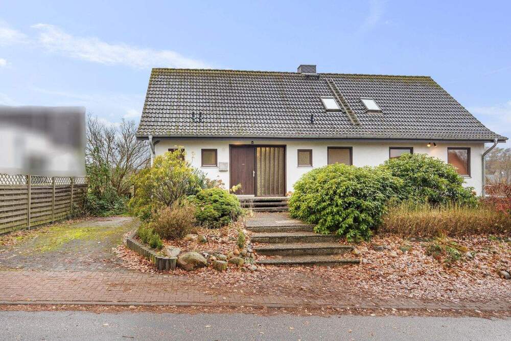 Thumbnail-Viel Platz zum Leben: Großes Einfamilienhaus mit Vollkeller und familiengerechter Ausstattung