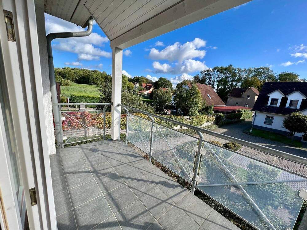 Thumbnail-+2-Zimmerwohnung mit Balkon u. Pkw-Stellplatz+