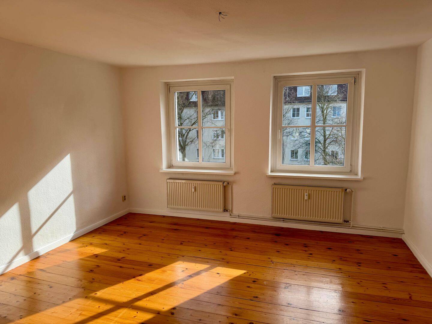 Thumbnail-++2-Zimmer mit EBK + freie Übergabe der Wohnung++