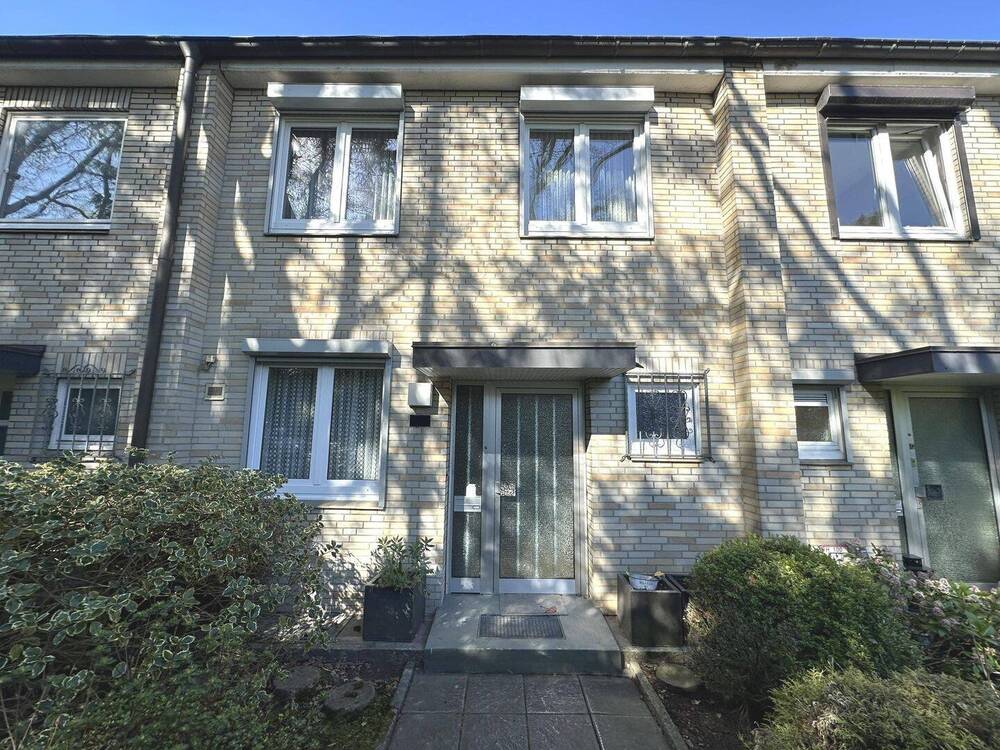 Thumbnail-Mittelreihenhaus mit Charakter und Potenzial in Hamburg-Volksdorf