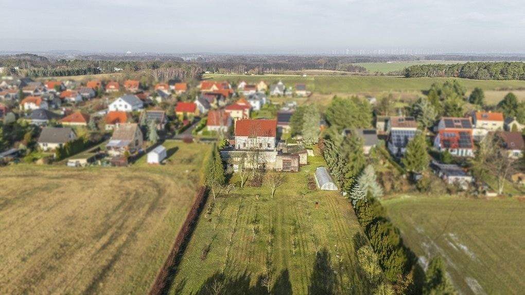 Thumbnail-Mehr Platz für Familie & Ideen - Zweifamilienhaus mit etwa 266 m² & 7.299 m² Grundstück - jetzt besichtigen!