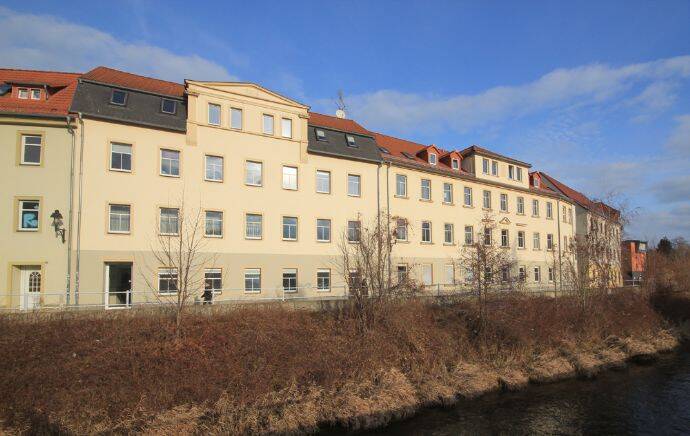 Thumbnail-Lichtdurchflutete und frisch renovierte Zweiraumwohnung (WE016)