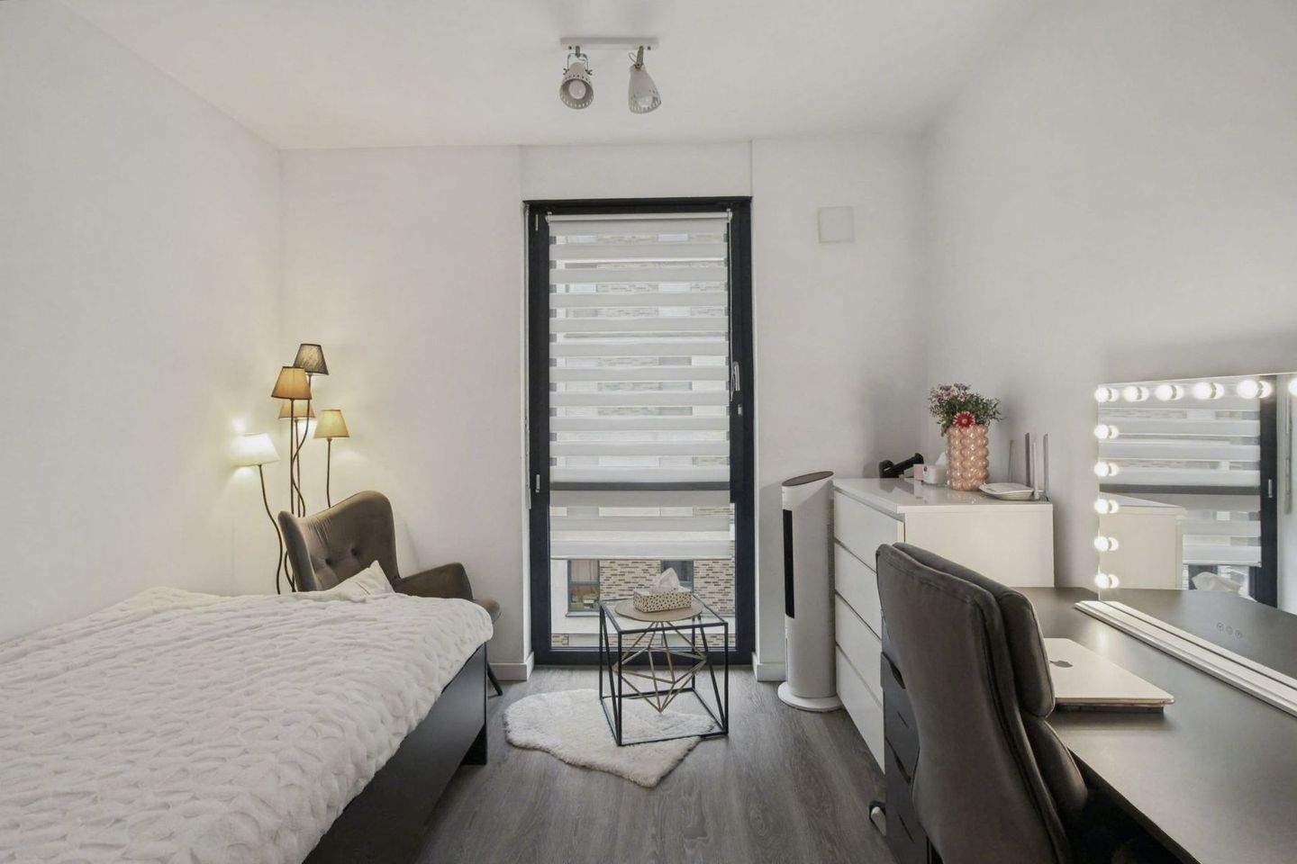 Thumbnail-Vermietet: Möbliertes 1-Zi.-Apartment im Innenhof mit eigenem Bad und Küchenbereich in Berlin-Mitte