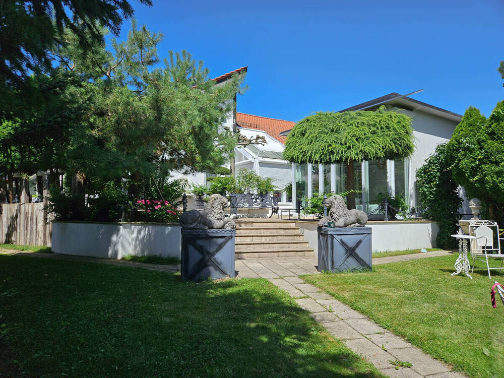 Thumbnail-Traumhaft schönes Anwesen mit parkähnlichem Garten und Wellnessbereich