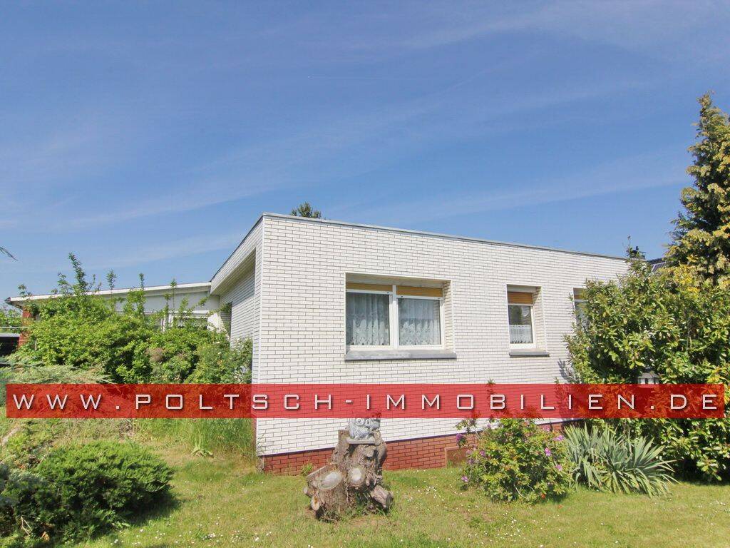 Thumbnail-EFH im Bungalowstil mit Wintergarten, Keller und großem Grundstück in ruhiger Siedlungslage