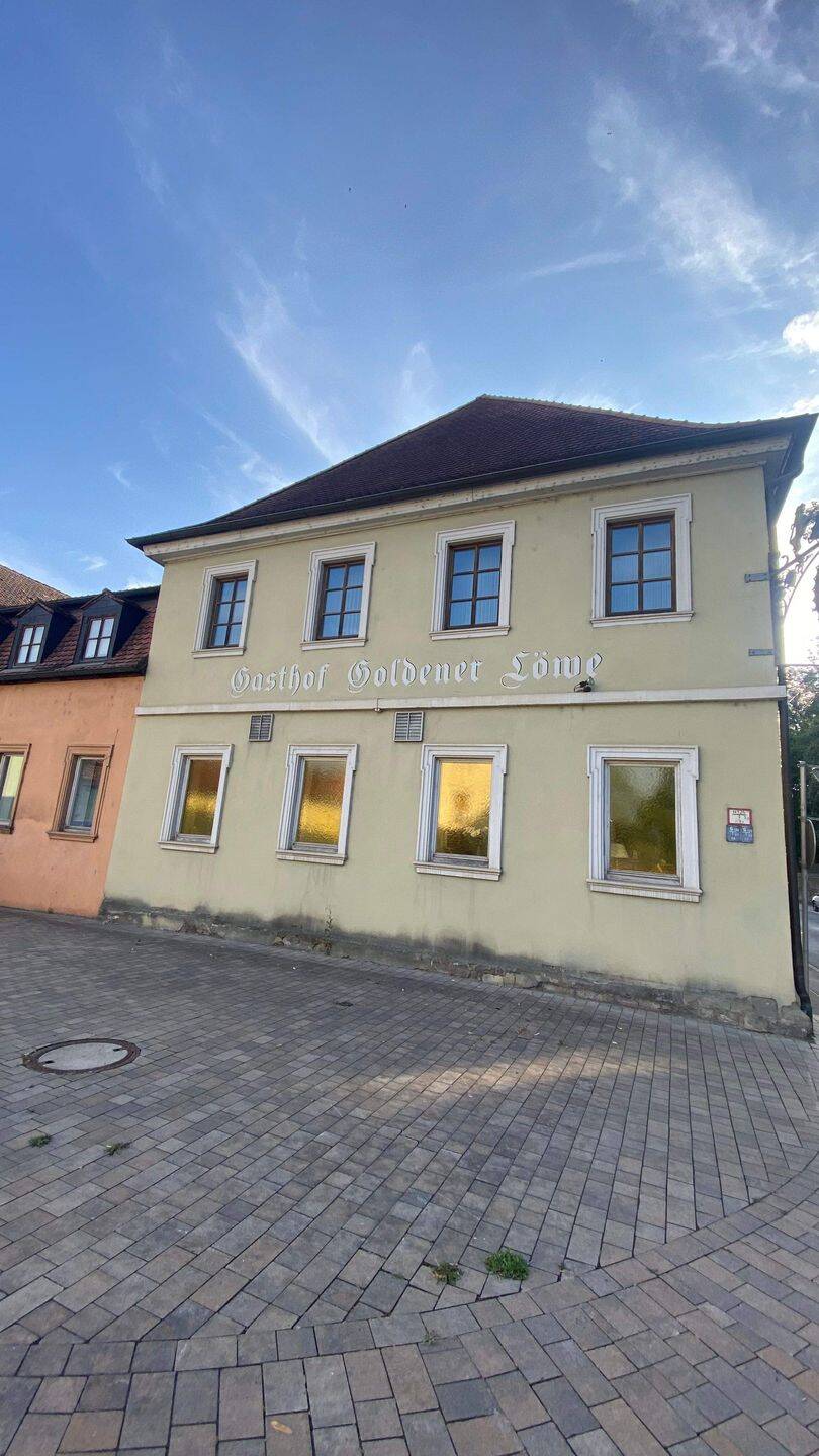 Thumbnail-Denkmalgeschützes Gasthaus mit Biergarten