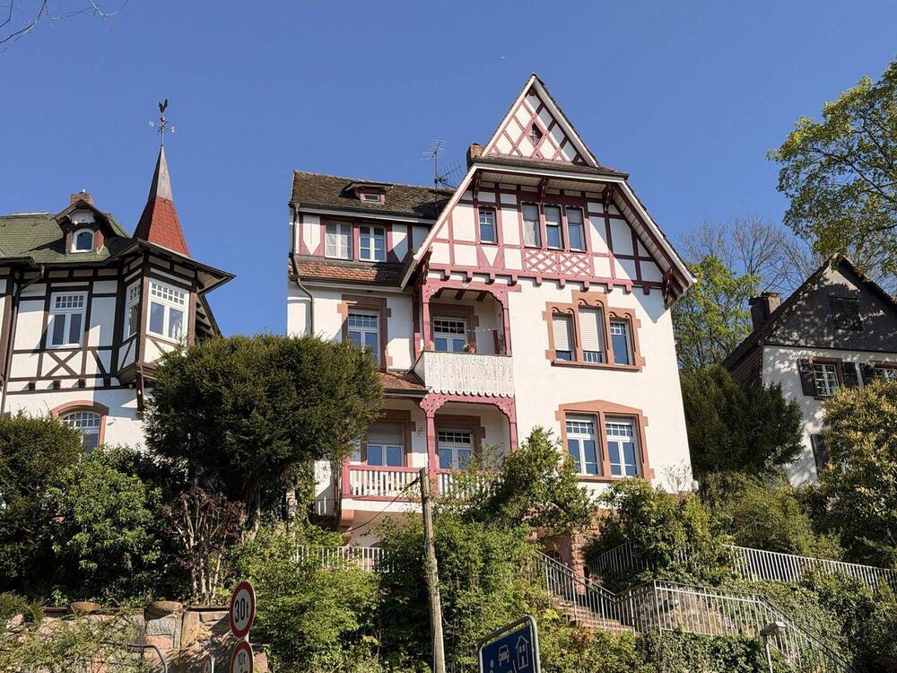 Thumbnail-Denkmalgeschütztes Mehrfamilienhaus mit Altstadtblick - historischer Charme in zentraler Lage