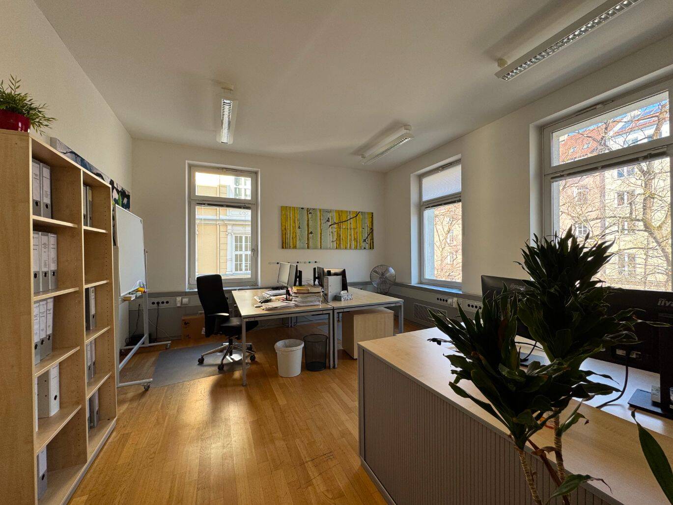 Thumbnail-Repräsentatives Büro in München - Zentrale Lage, 5 helle Räume