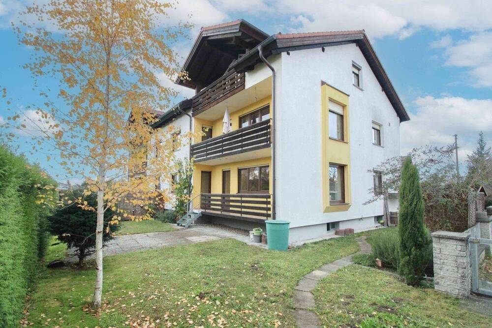 Thumbnail-Gepflegte 3-Zi. Hochparterre Wohnung mit eigenem Garten, Einzelgarage und Außenstellplatz