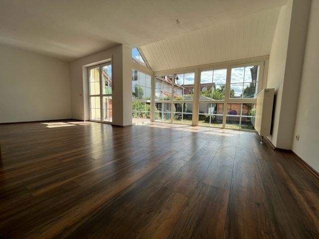 Thumbnail-EINLADENDES REIHENMITTELHAUS IN LANDSHUT-MÜNCHNERAU MIT GARTEN UND EINZELGARAGE - ZUR MIETE