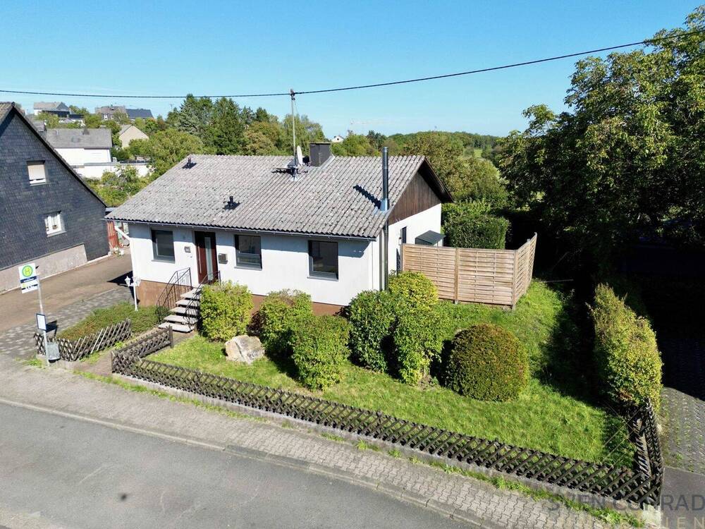 Thumbnail-Freistehendes Einfamilienhaus mit großzügigem Grundstück in Herborn