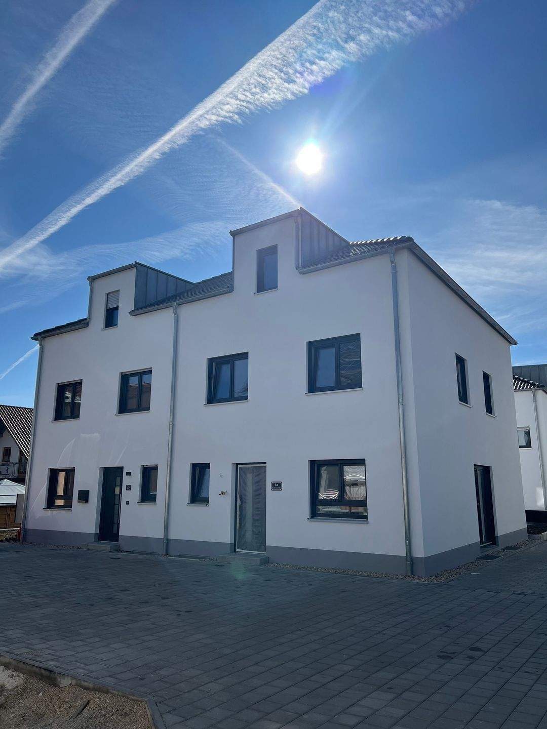 Thumbnail-NEUMANN -Neubau! Hochwertige Doppelhaushälften in guter Lage - Nähe Ingolstadt