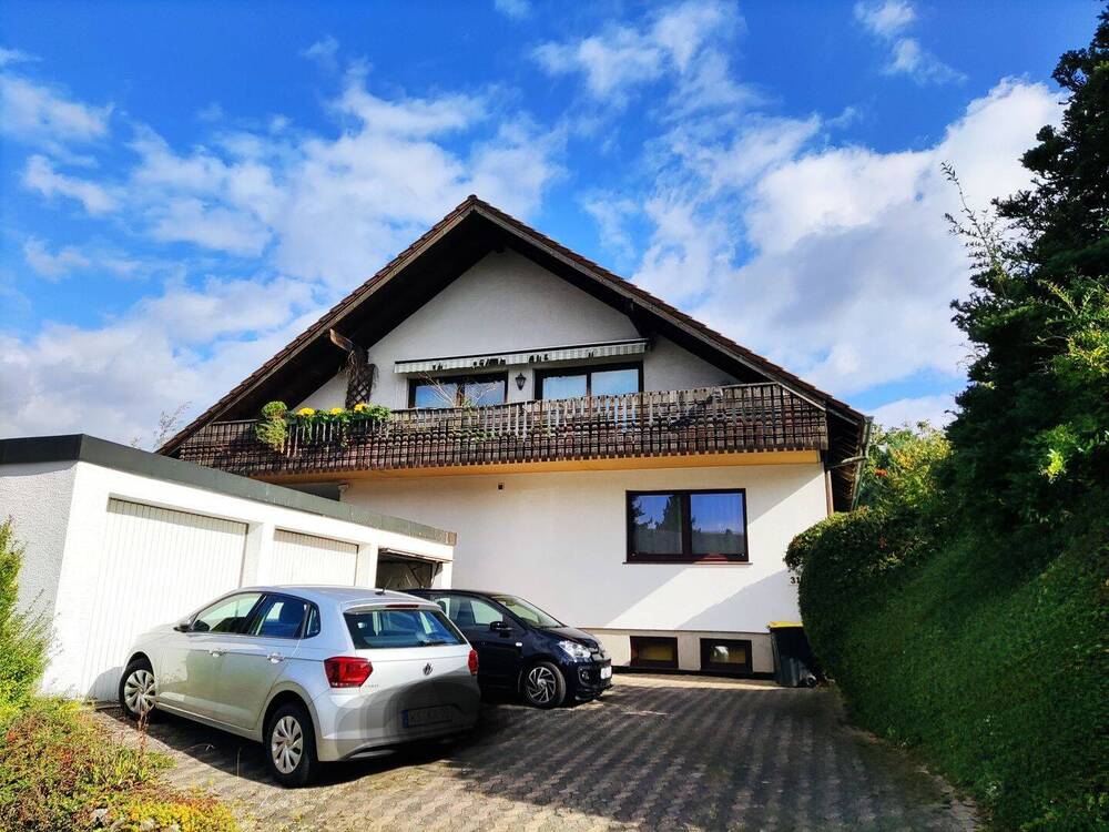 Thumbnail-Großzügige 4 Zimmer Wohnung mit mit neuem Bad.