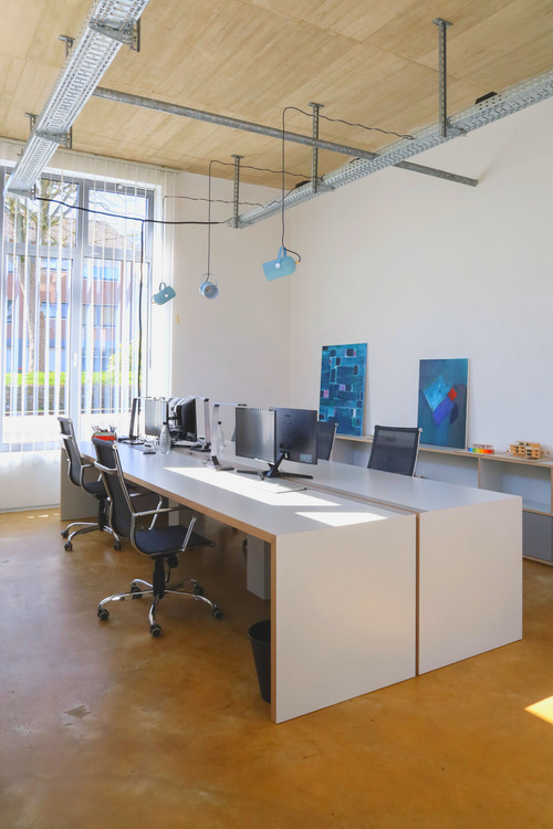 Thumbnail-Schreibtischplatz am Lousberg: flexibel, Gemeinschaft & komplett ausgestattet