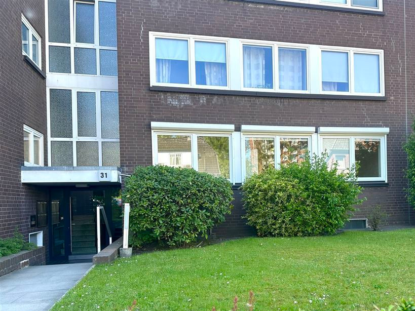 Thumbnail-23-Zimmer-Erdgeschosswohnung zentral in Sülldorf