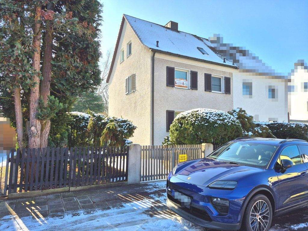 Thumbnail-Charmante Doppelhaushälfte mit geschmackvoll und idyllisch angelegtem Garten, Garage uvm. zu verkaufen.