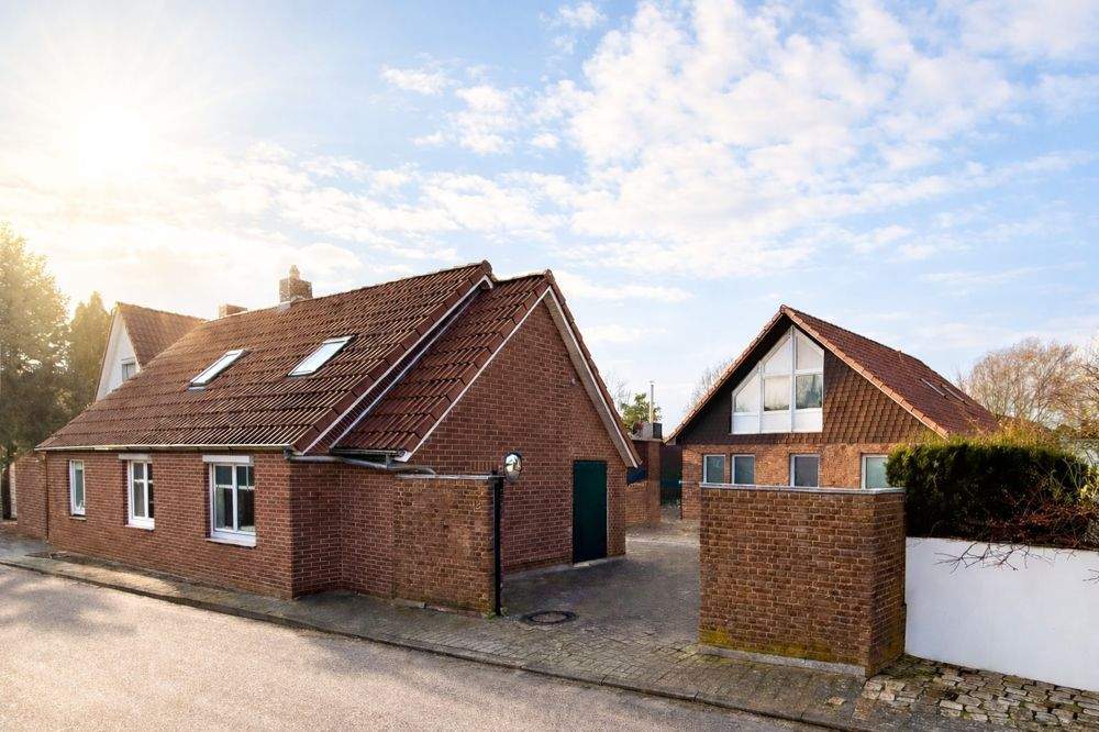 Thumbnail-Zwei Häuser - ein Preis - mitten in Jever!