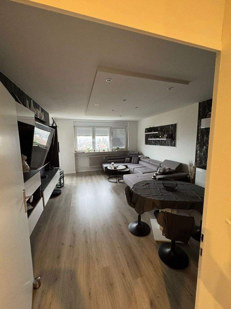 Thumbnail-Helle, modernisierte Wohnung mit Balkon & Tiefgaragenstellplatz - ideal zum Wohnen oder Investieren