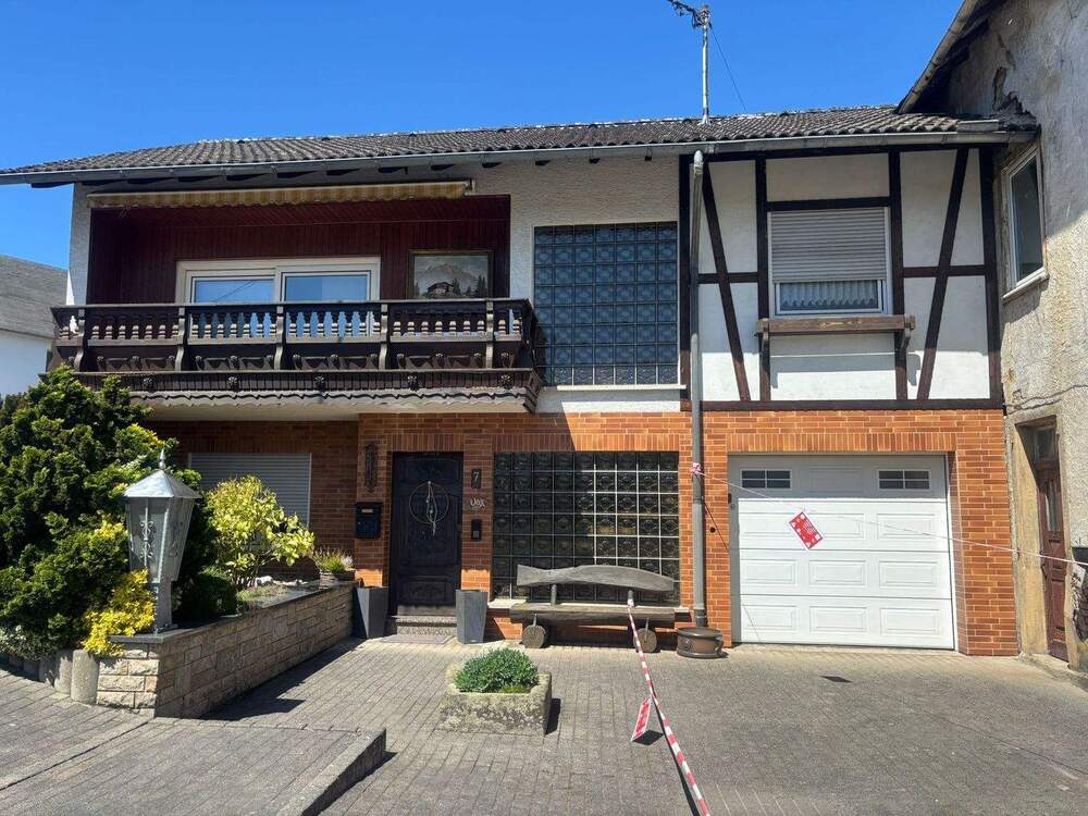 Thumbnail-Erweiterbares Bauernhaus mit gepflegten Nebengebäuden, Abrissscheune und optionaler Pachtweide in ruhiger Dorflage!