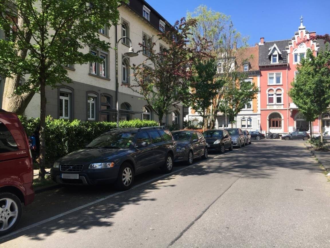 Thumbnail-KN-Paradies: Ansprechende, sanierte 3,5-Zimmer-Wohnung mit Tiefgaragenstellplatz