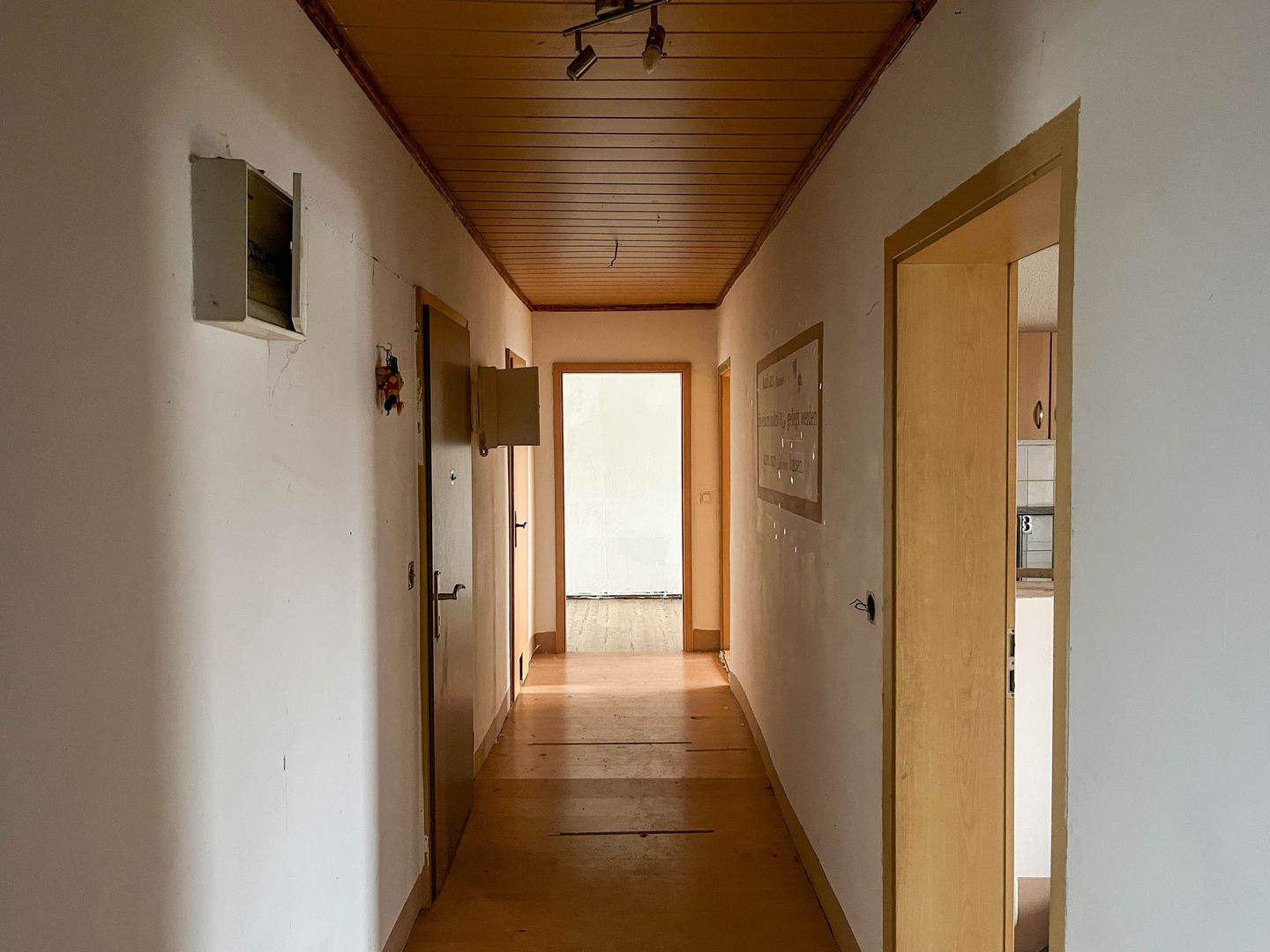 Thumbnail-Attraktives Mehrfamilienhaus zur Sanierung in Stadtrandlage