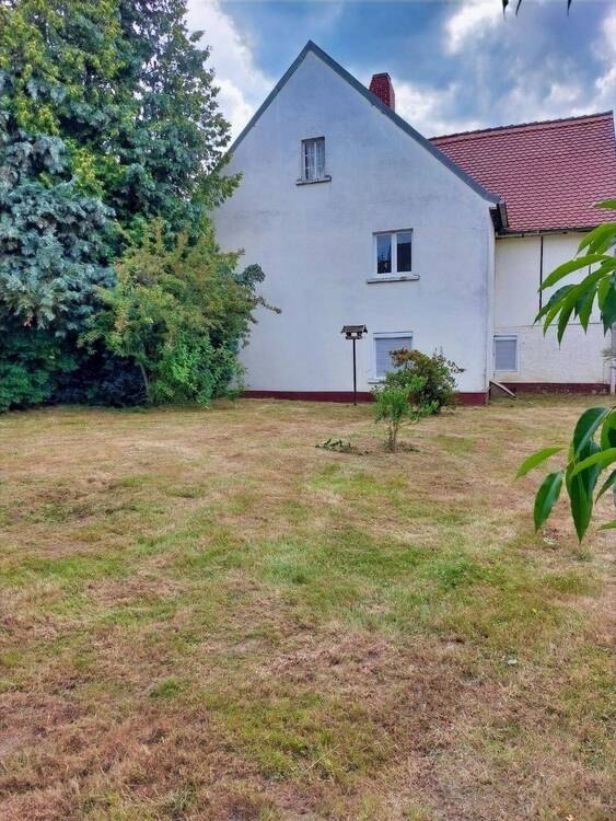 Thumbnail-Einfamilienhaus mit großem Grundstück und viel Potenzial