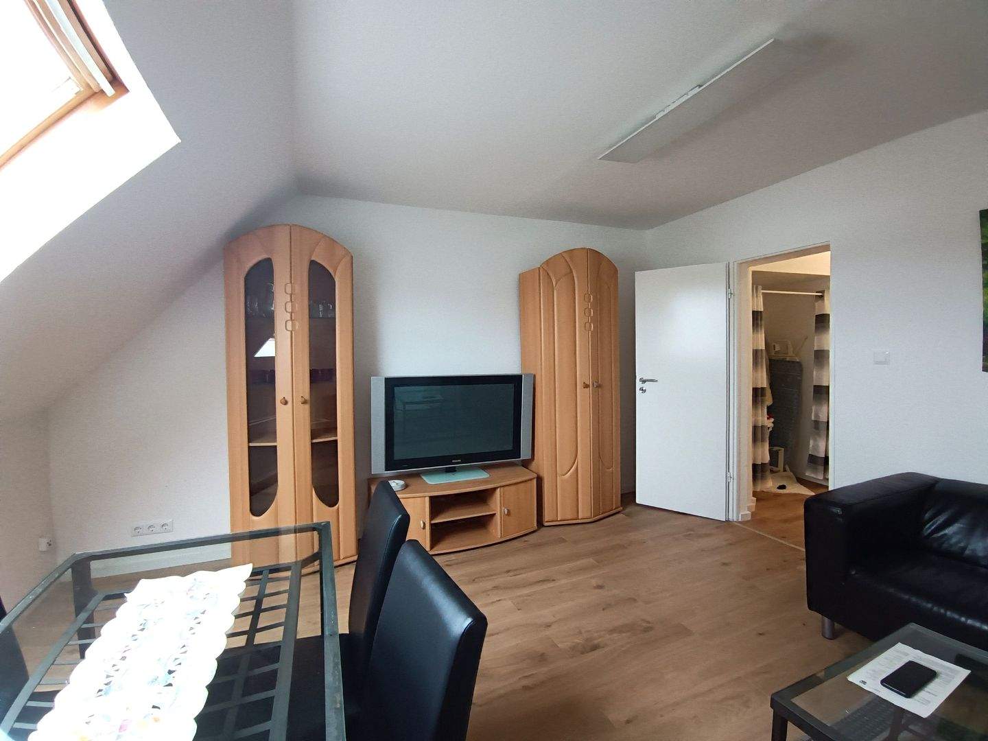 Thumbnail-Krefeld-Nordbezirk, Geldernsche Straße 143 - Voll möblierte 2-ZKDB-Nichtraucher-Wohnung mit Waschm. + Internet ab Mitte Mai für 1-2 Personen !!