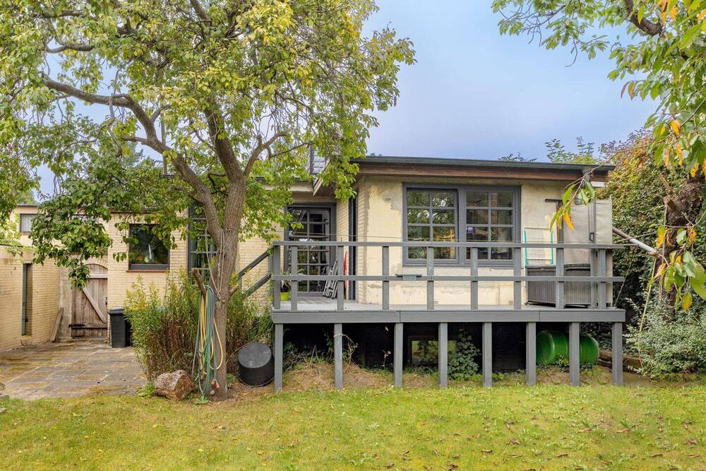 Thumbnail-Einfamilienhaus mit großem Garten und Ausbaupotenzial auf einem Erbpachtgrundstück