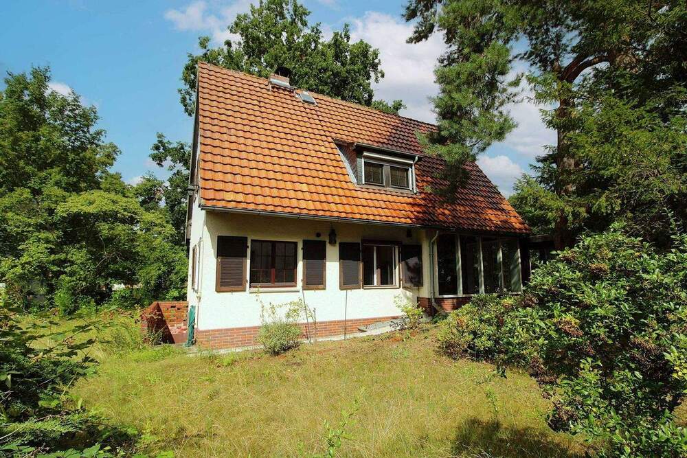Thumbnail-Sanierungsbedürftiges EFH mit herrlichem Garten & Baulandreserve in gefragter Lage von Berlin-Kladow