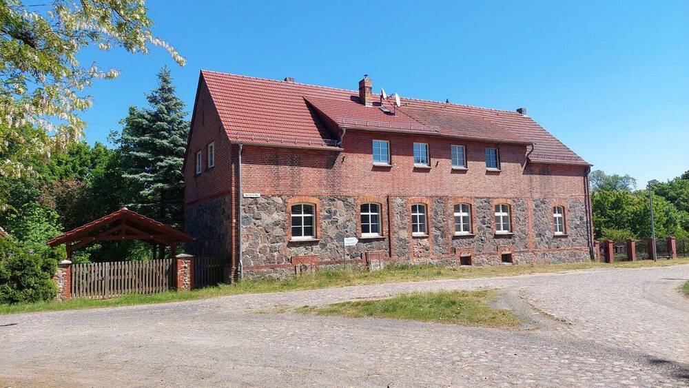 Thumbnail-historische Doppelhaushälfte in Feldsteinbauweise