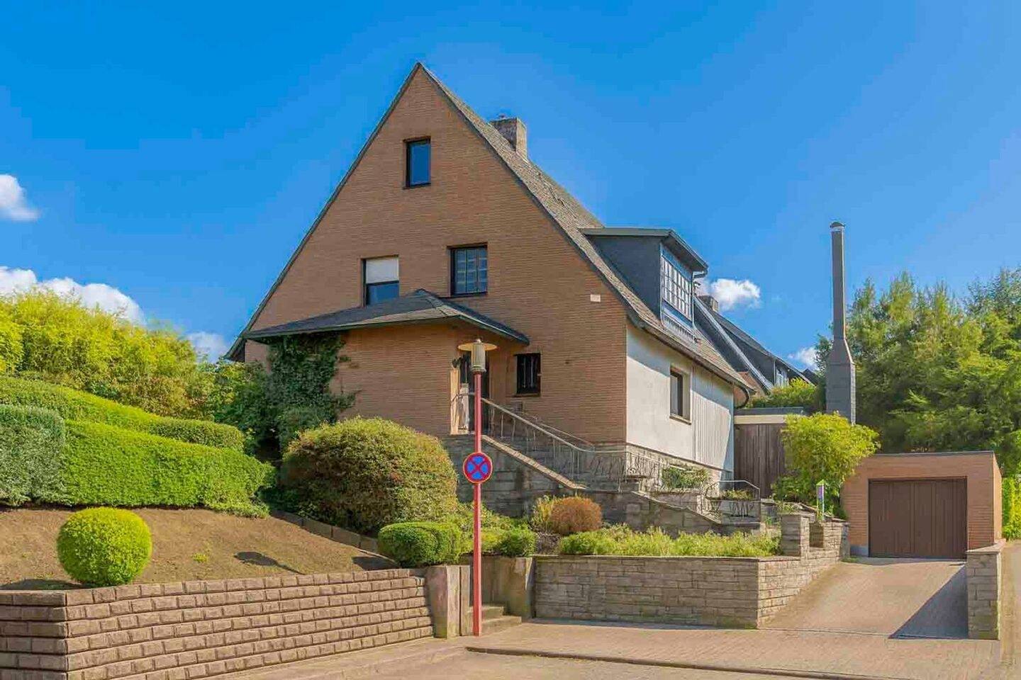 Thumbnail-Richtig zuhause: Renovierungsbedürftiges Einfamilienhaus samt Garten in Sackgassenlage - Erbbaurecht