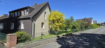 Ansicht Straßenseite Eigenheimweg
