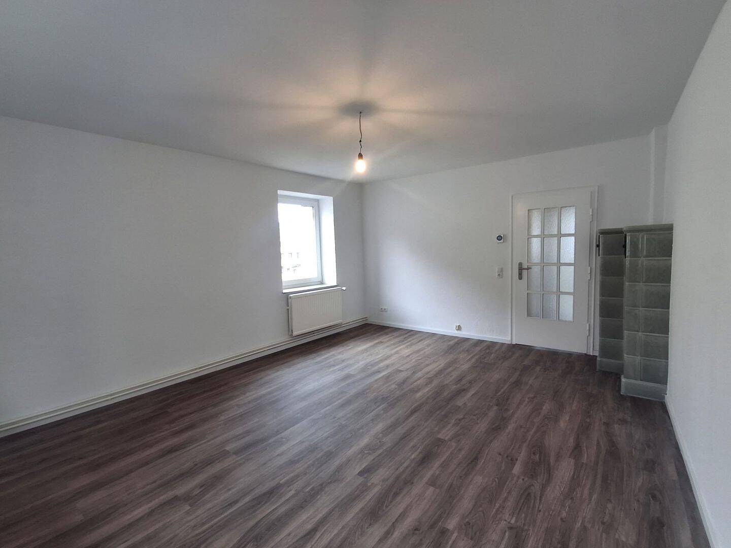 Thumbnail-Helle 3-Zimmer-Wohnung mit Balkon und Einbauküche in zentraler Lage