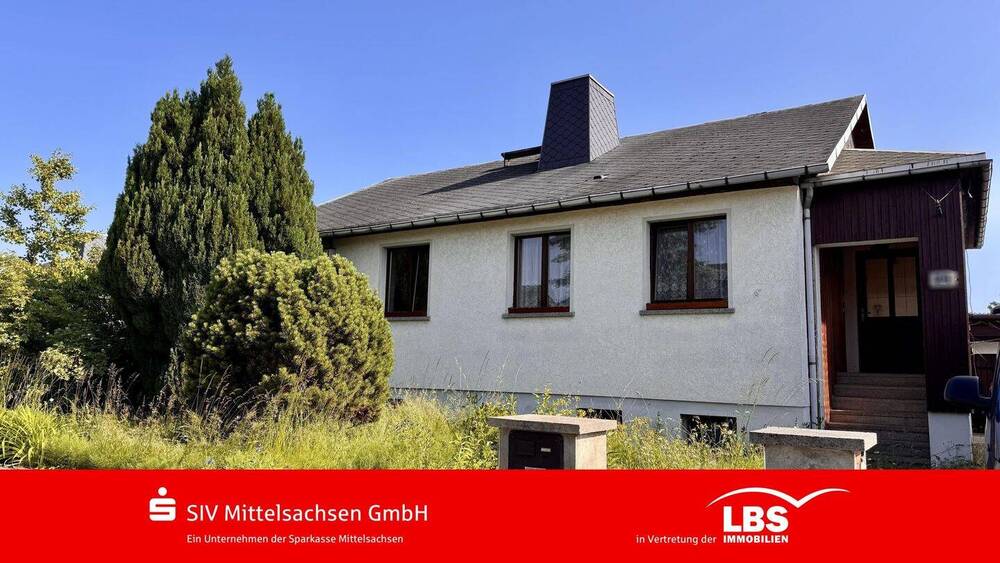 Außenansicht mit Eingang