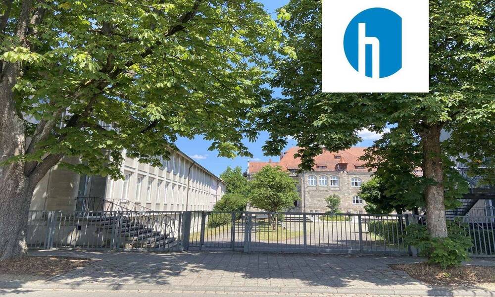 vis-à-vis dem Herdergymnasium