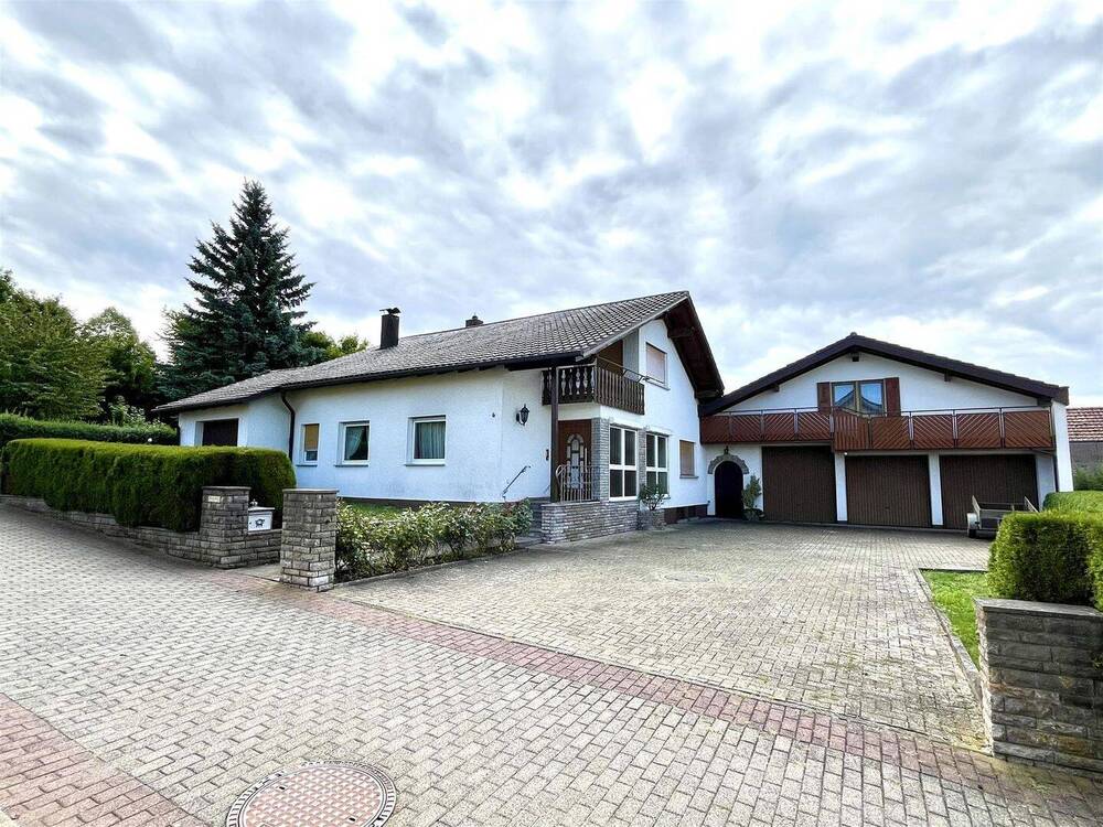 Thumbnail-Großzügiges individuelles Anwesen in Igersheim- Ortsnähe