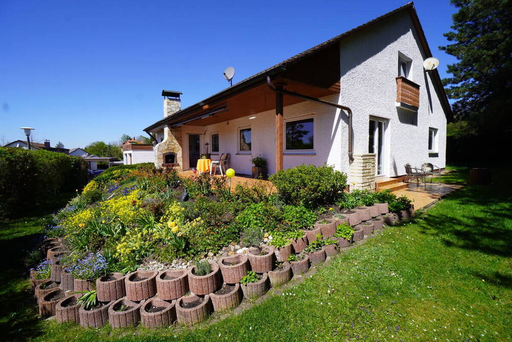 Thumbnail-Gepflegtes Einfamilienhaus mit großem Grundstück in Feucht