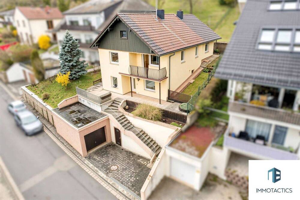 Thumbnail-Einfamilienhaus mit südlicher Ausrichtung, eindrucksvoller Aussicht ,großzügigen Terrassen & Garage