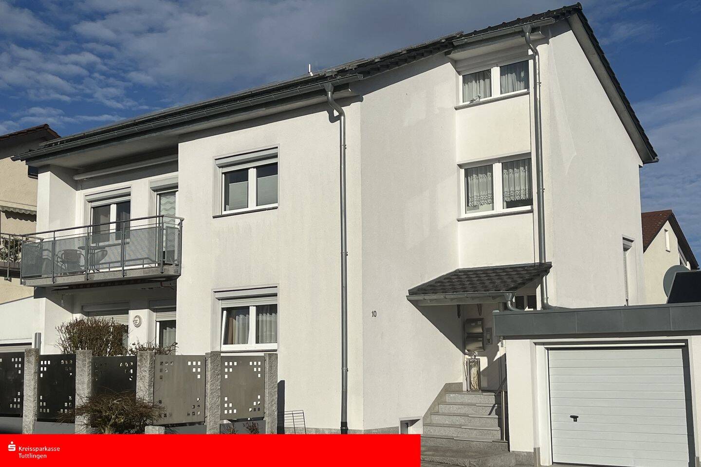 Thumbnail-BEZUGSFREI: Renoviertes Zweifamilienhaus in TOP-Lage in Trossingen