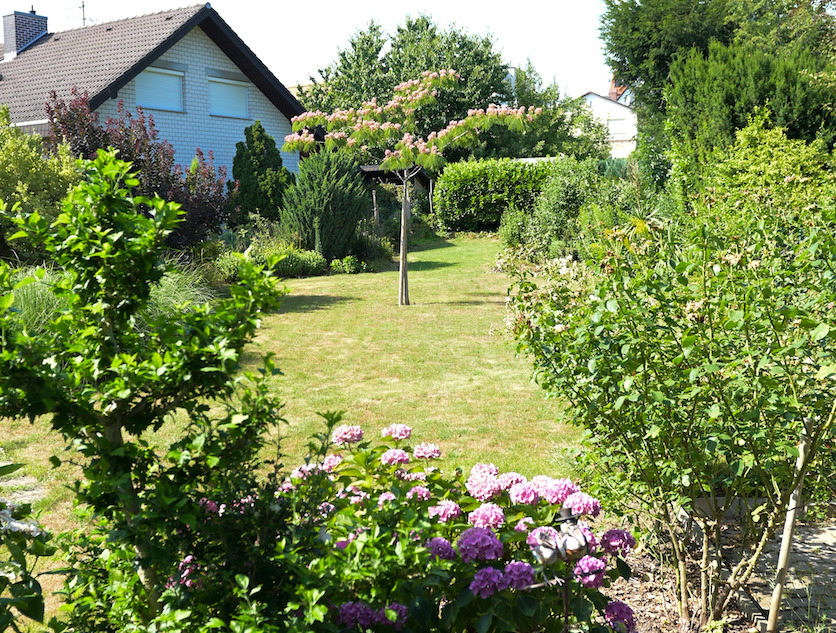 Thumbnail-Gemütliches Family-Doppelhaus und XXL-Grundstück in ruhiger, begehrter Wohnlage